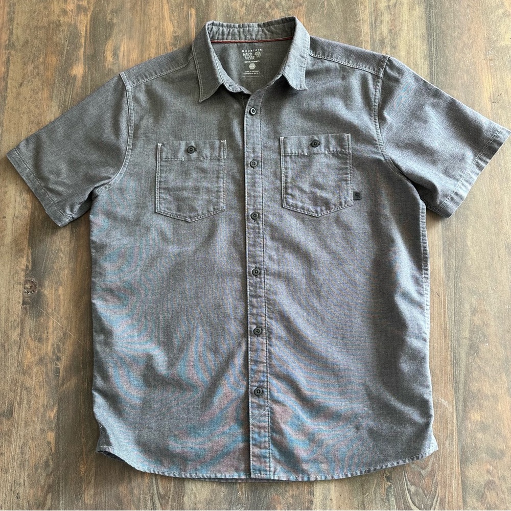 Mountain Hardwear Shirt Mens M Gray Performance Outdoor Workwear Chest‎ Pockets